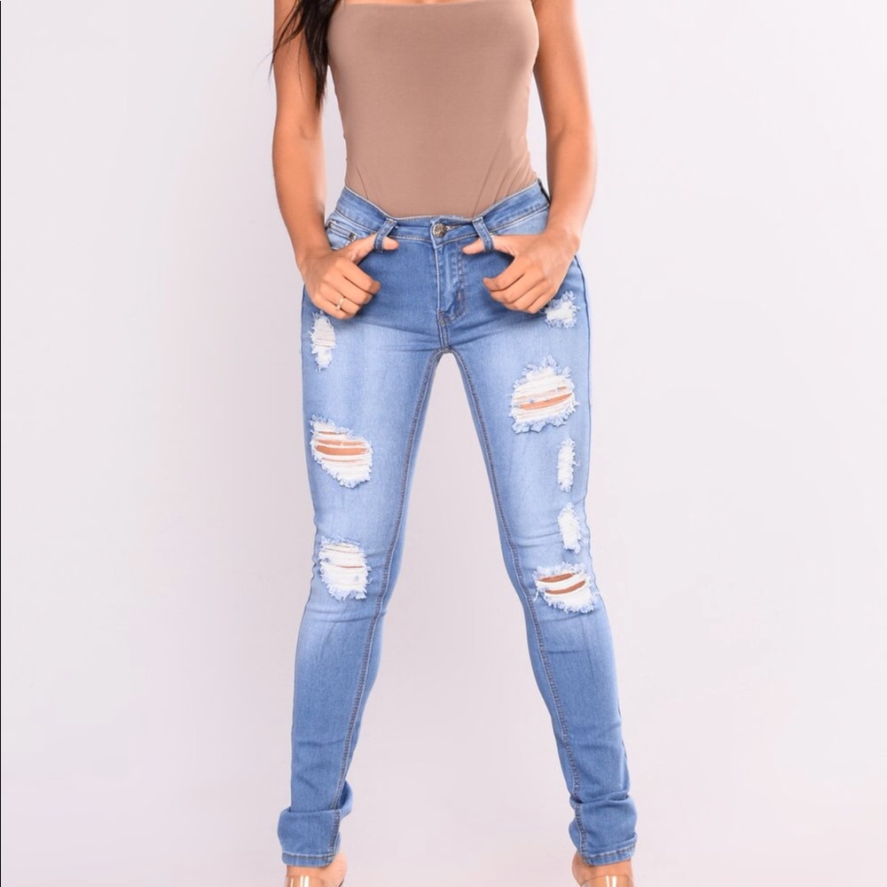 Light blue wash fashion nova jeans💖